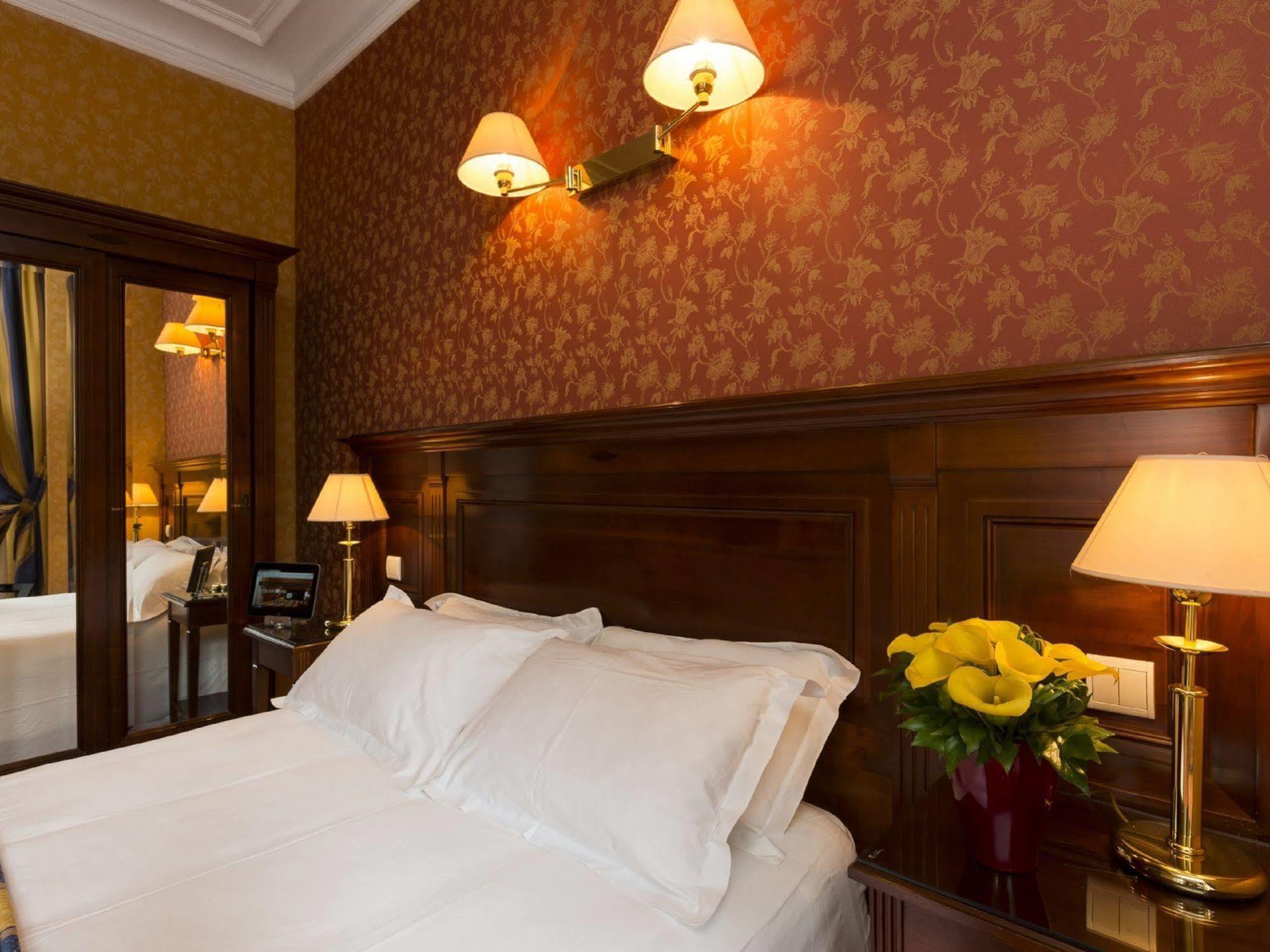 Hotel Viator - Gare de Lyon Parigi Esterno foto